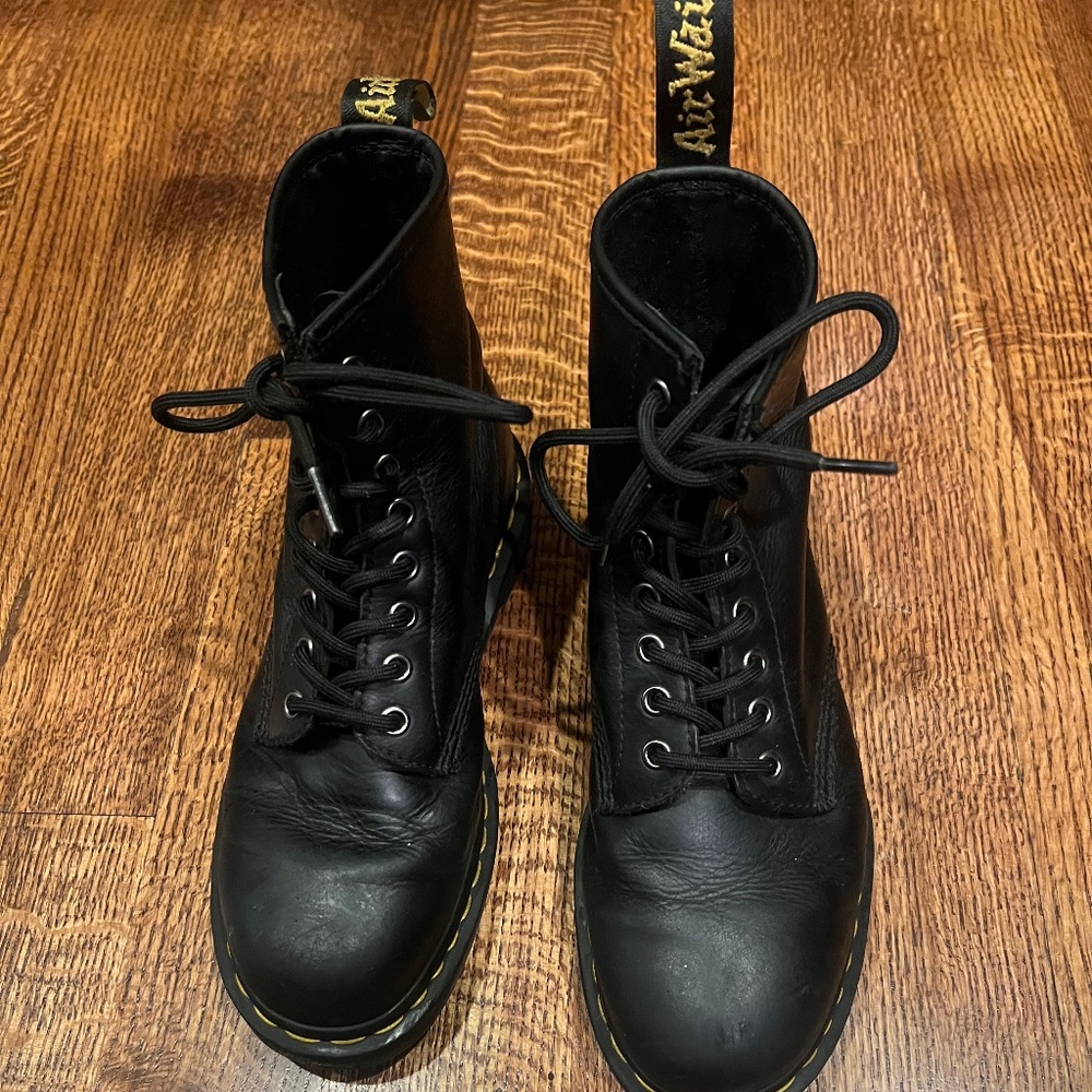 Dr Martens Air wair combat boot size 7